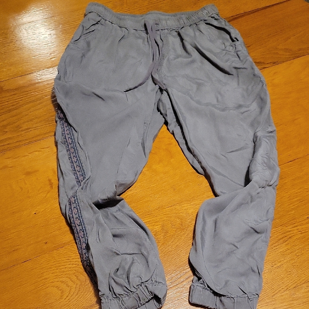 Knox Rose Gray Joggers with Patterned Side Detail